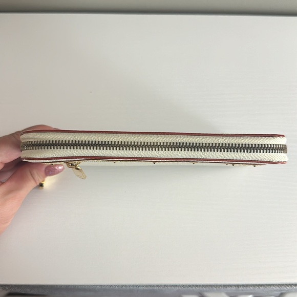 Auth Vuitton Suhali Zippy Zip Around Clutch Wallet in White! - Picture 4 of 10